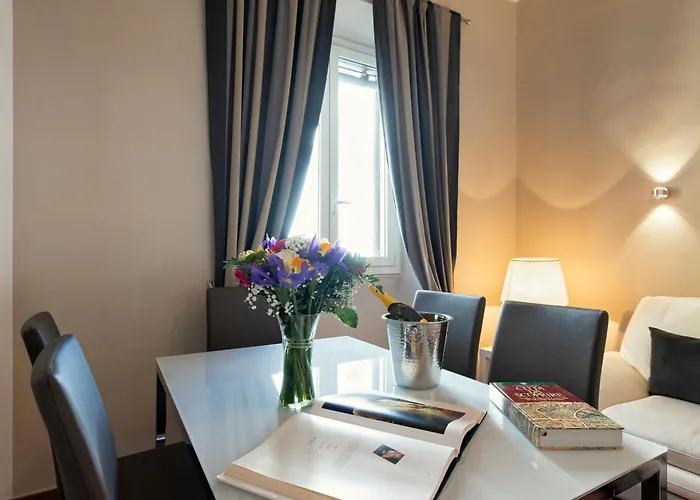 Spacious Near Via Veneto&villa Borghese - Up To 11 Guests *